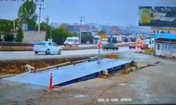 Bursa'da yaşanan kaza güvenlik kamerasında