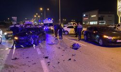 Bursa’da zincirleme kaza: 5 araç birbirine girdi, 3 kişi yaralandı