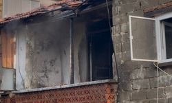 İki katlı evde yangın paniği mahalleyi sardı
