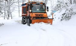 Osmangazi'de karla kapanan yollarda mesai sürüyor