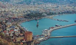 Güneşin Enerjisi Ekonomiye Akıyor: Yenilenebilir Kaynaklarda Zirve