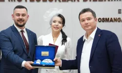 Bursa Osmangazi Belediye Başkanı Erkan Aydın yılın son nikahını kıydı