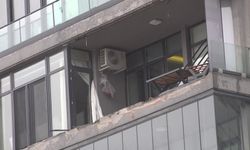 Lüks sitenin cam balkonları lodosla beraber uçtu