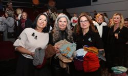 Bursa'da yüzlerce kadın aynı anda iyilik için ilmek attı