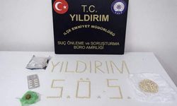 Polis baskınında uyuşturucu haplar ele geçirildi: 2 tutuklama