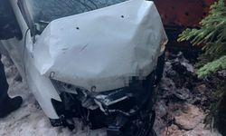 Uludağ Yolunda Kar Küreme Aracı ile Otomobil Çarpıştı: 2 Yaralı