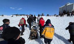 Uludağ’da tehlikeli anlar: kontrolden çıkan kızak dereye savurdu