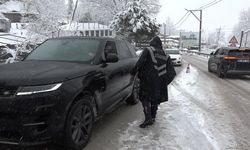 Bursa’da yoğun kar yağışı: Uludağ yolunda zincirsiz araçlar zirveye çıkamadı