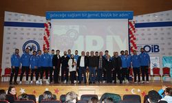 Nilüfer Belediyespor Erkek Hentbol Takımı şampiyon sporcuları öğrencilerle buluştu