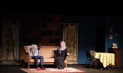 Yıldırım Belediyesi 28 Şubat Post-Modern Darbesini ‘Karanlıkta Açan Çiçekler’ tiyatrosuyla anlattı