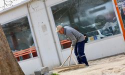 Gemlik Belediyesi’nden çarşı meydanında düzenleme çalışması