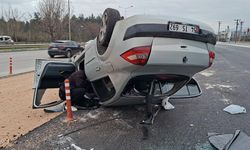 Bursa'da otomobil takla attı