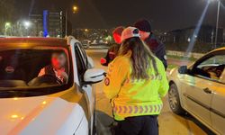 Bursa'da o mahalleye akın eden sürücülere polis uygulaması