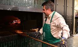 Başkan Yılmaz önce pişirdi sonra ikram etti