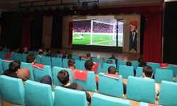 Milli maç heyecanı Osmangazi'de dev ekranda yaşandı