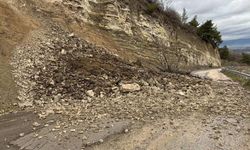 İnegöl'de heyelan nedeniyle yol kapandı