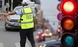 Trafikte hız kuralları sil baştan! 9 kademeli ceza sistemi yürürlüğe girdi