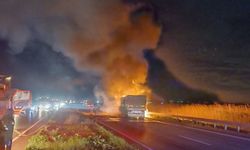 Karacabey’de Alev Alan Tır Bursa Yolunu Kapattı