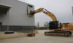 Nilüfer’de 4 bin metrekarelik kaçak depo yıkıldı