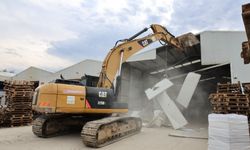 Nilüfer’de 2 günde 4 yıkım