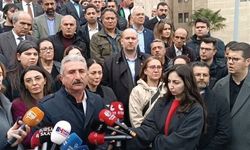 Seden Bozbey'den Bursa Adliyesi önünde açıklama