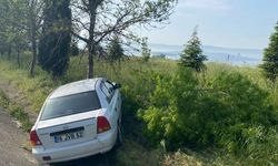 Bursa-Balıkesir kara yolunda tek araçlı kaza: 2 yaralı