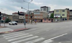 Kavşakta kırmızı ışık kazası kamerada
