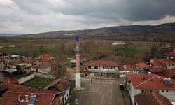 Bursa'da camisiz minare köyün sembolü oldu