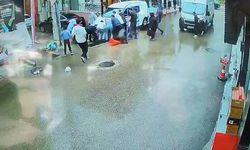 Kamyonet yayaların arasına daldı, o anlar kameraya yansıdı