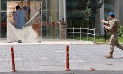 Jandarmanın uzun namlulu silahla operasyon yaptığı hastaneden vahim görüntüler