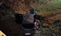 Navigasyon yanlış yolu gösterdi, dereye uçtu: 1 yaralı