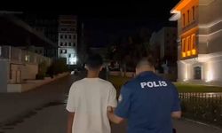 Bursa’da iki grup sokak ortasında birbirine girdi O anlar kamerada