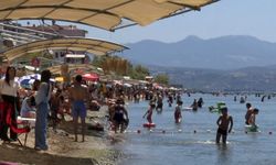 Kavurucu sıcaklarda sahillere akın ettiler