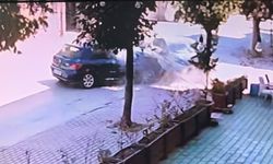İnegöl'de iki otomobil kafa kafaya çarpıştı