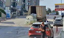 Yola dökülen asit mahalleyi kapattırdı