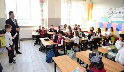 Başkan Özel minik başkan adayının isteğini geri çevirmedi