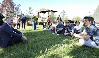 İnegöl'de gençlere 5 milyon TL eğitim yardımı