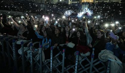 Bursa müzik festivalinin geliri şehit aileleri, gazi ve depremzedelere bağışlandı
