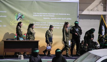 Hamas, 4 kadın rehineyi daha serbest bıraktı