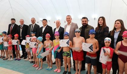 Mudanya'da kapalı yüzme havuzu açıldı