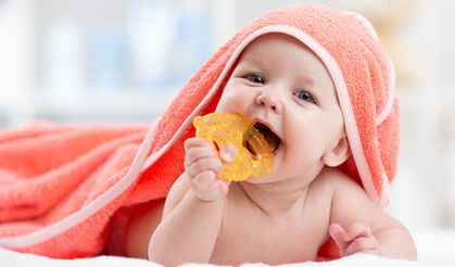 Bebek Diş Kaşıyıcıları ve Faydaları: Diş Çıkarma Sürecini Kolaylaştırmak İçin İpuçları