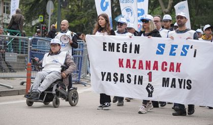 Bursa'da 1 Mayıs'ı işçiler halaylarla kutladı