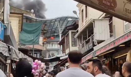 Bursa’da Tarihi Uzun Çarşı'da korkutan yangın