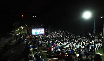 Bursa'da açık havada sinema keyfi