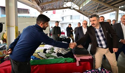 Başkan Yılmaz pazar esnafı ile buluştu