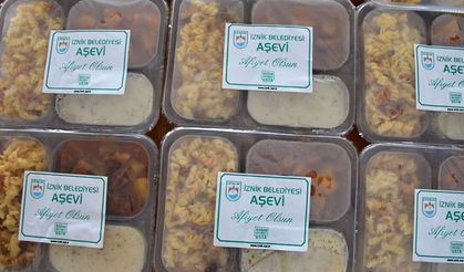 İznik Belediyesi’nden 365 gün sıcak yemek desteği