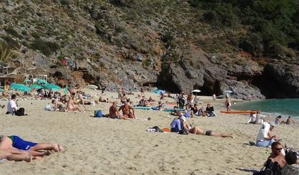 Antalya'da mart ayında denize girilir mi ?