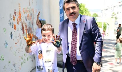Bursa'da minikler oyun sokağına akın etti