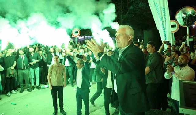 BURSA BÜYÜKŞEHİR BELEDİYE BAŞKANI MUSTAFA BOZBEY’DEN BURSASPOR’A 500 BİN TL DESTEK