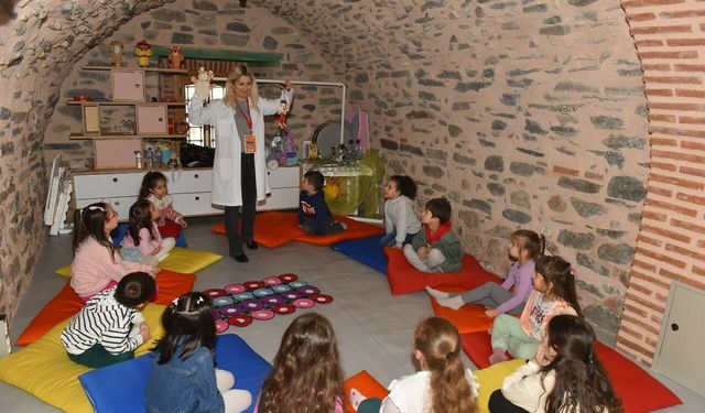Molla Yegân'da ders zili çaldı